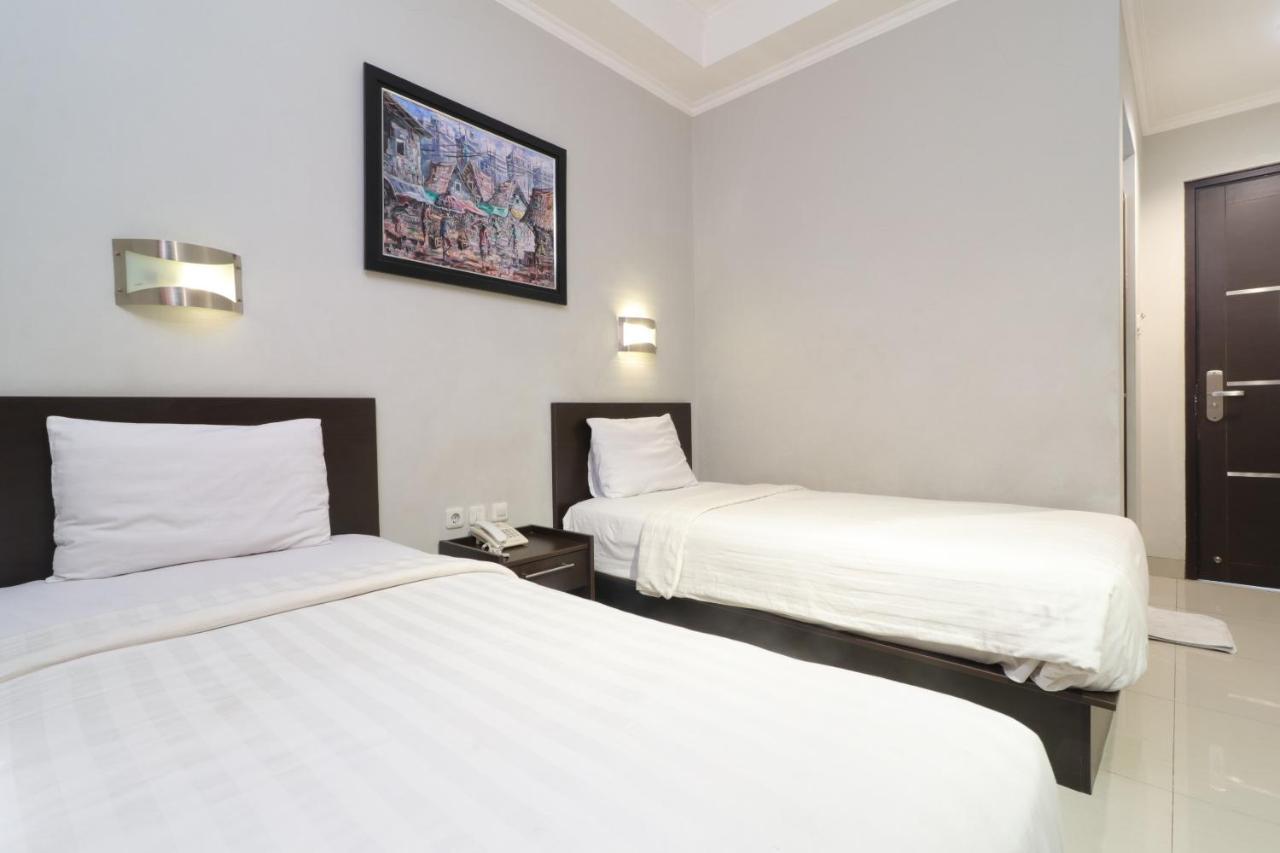 Urbanview Hotel Grand Malabar Bandung Exterior foto