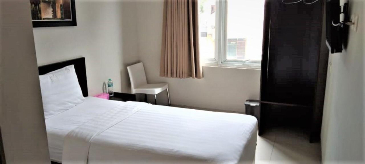 Urbanview Hotel Grand Malabar Bandung Exterior foto